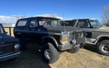 Ford-Bronco-1978-Black-Red-5