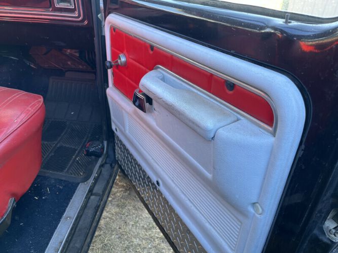 Ford-Bronco-1978-Black-Red-7