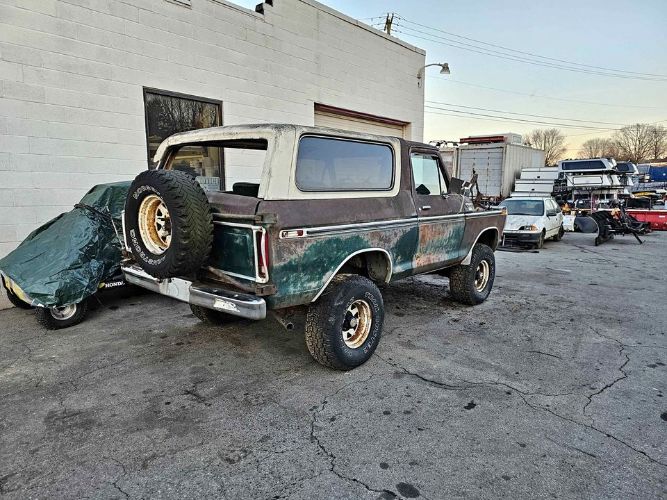 Ford-Bronco-1978-Green-Green-9