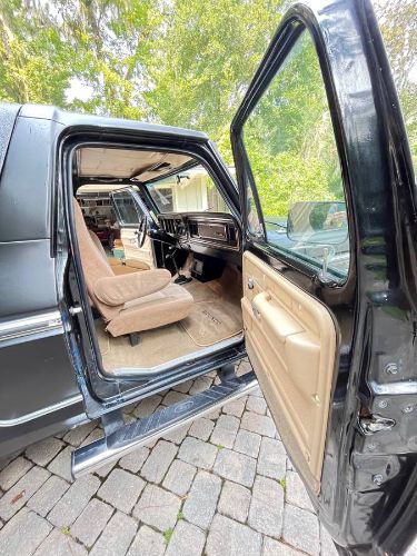 Ford-Bronco-1978-Matte-Black-10