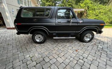 Ford-Bronco-1978-Matte-Black-13