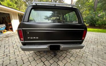 Ford-Bronco-1978-Matte-Black-2
