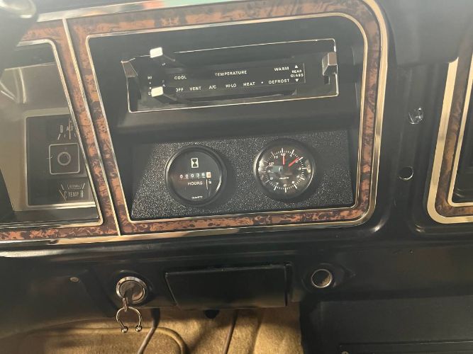 Ford-Bronco-1978-Matte-Black-5