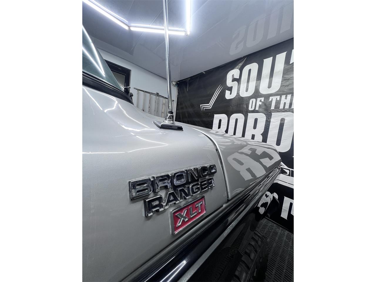 Ford-Bronco-1978-TWO-TONE-GREY-BLACK-1