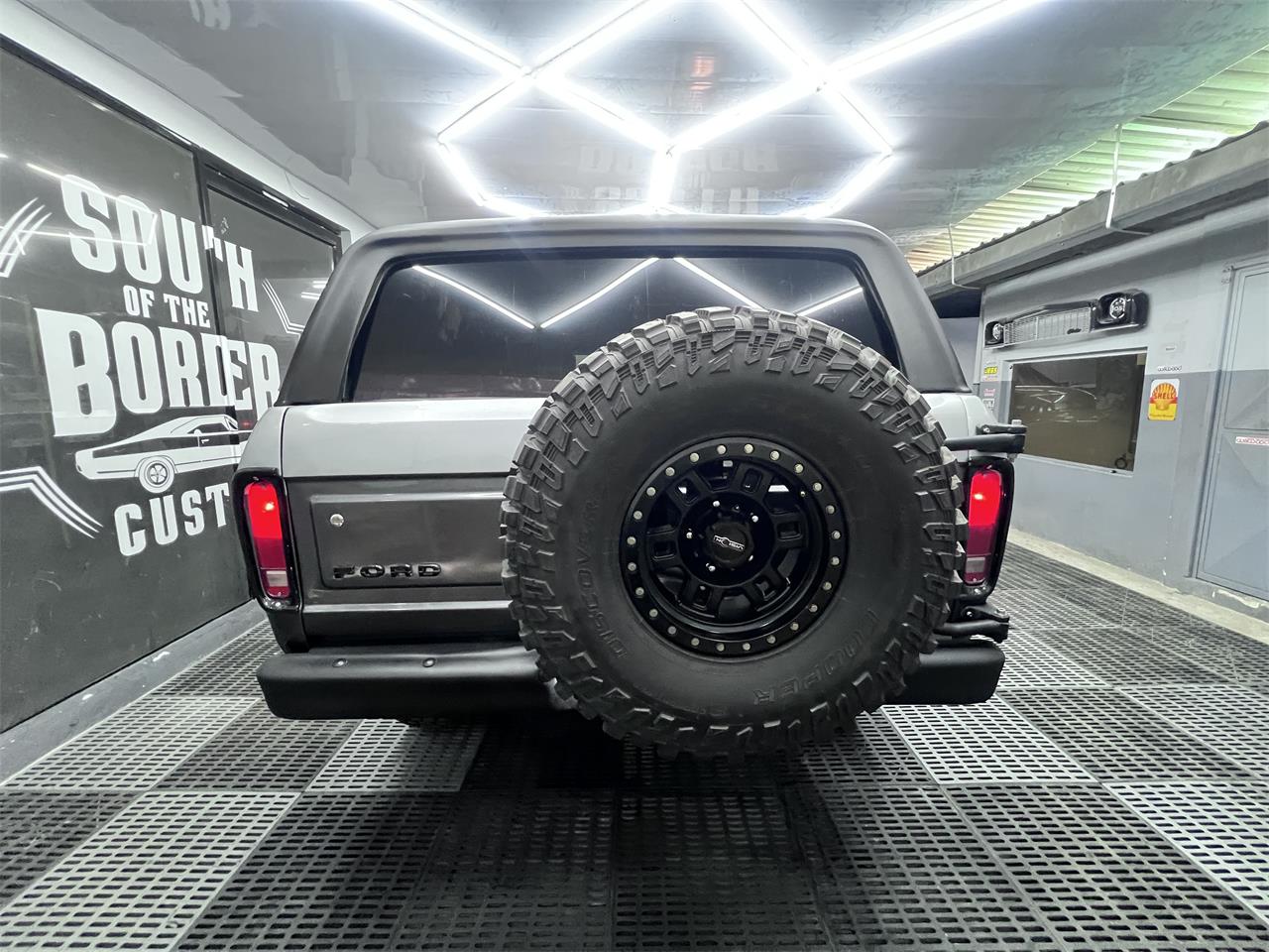 Ford-Bronco-1978-TWO-TONE-GREY-BLACK-23