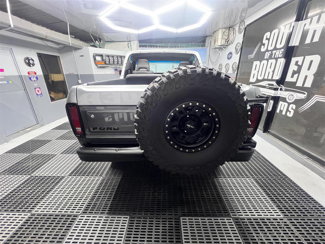 Ford-Bronco-1978-TWO-TONE-GREY-BLACK-31