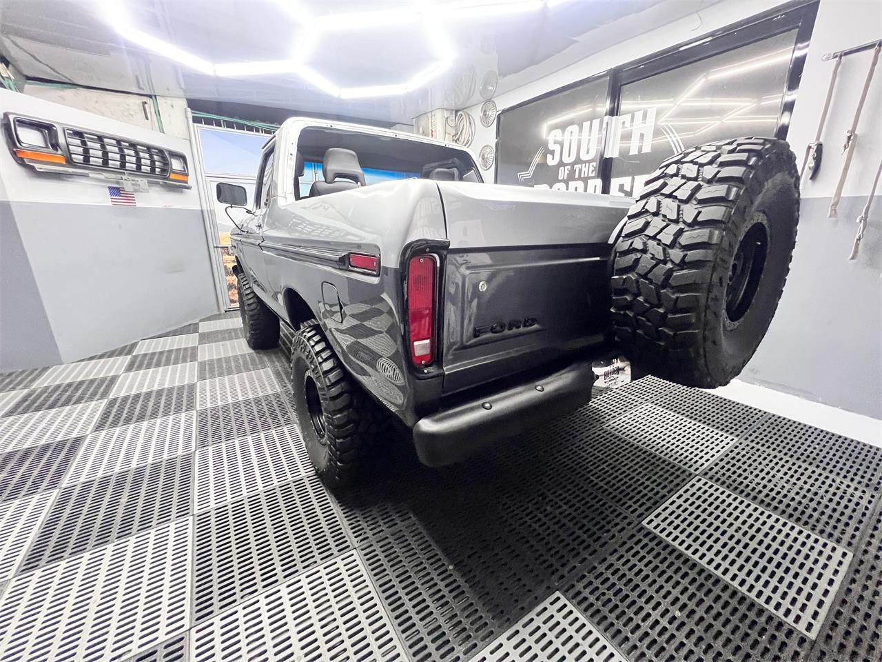 Ford-Bronco-1978-TWO-TONE-GREY-BLACK-33