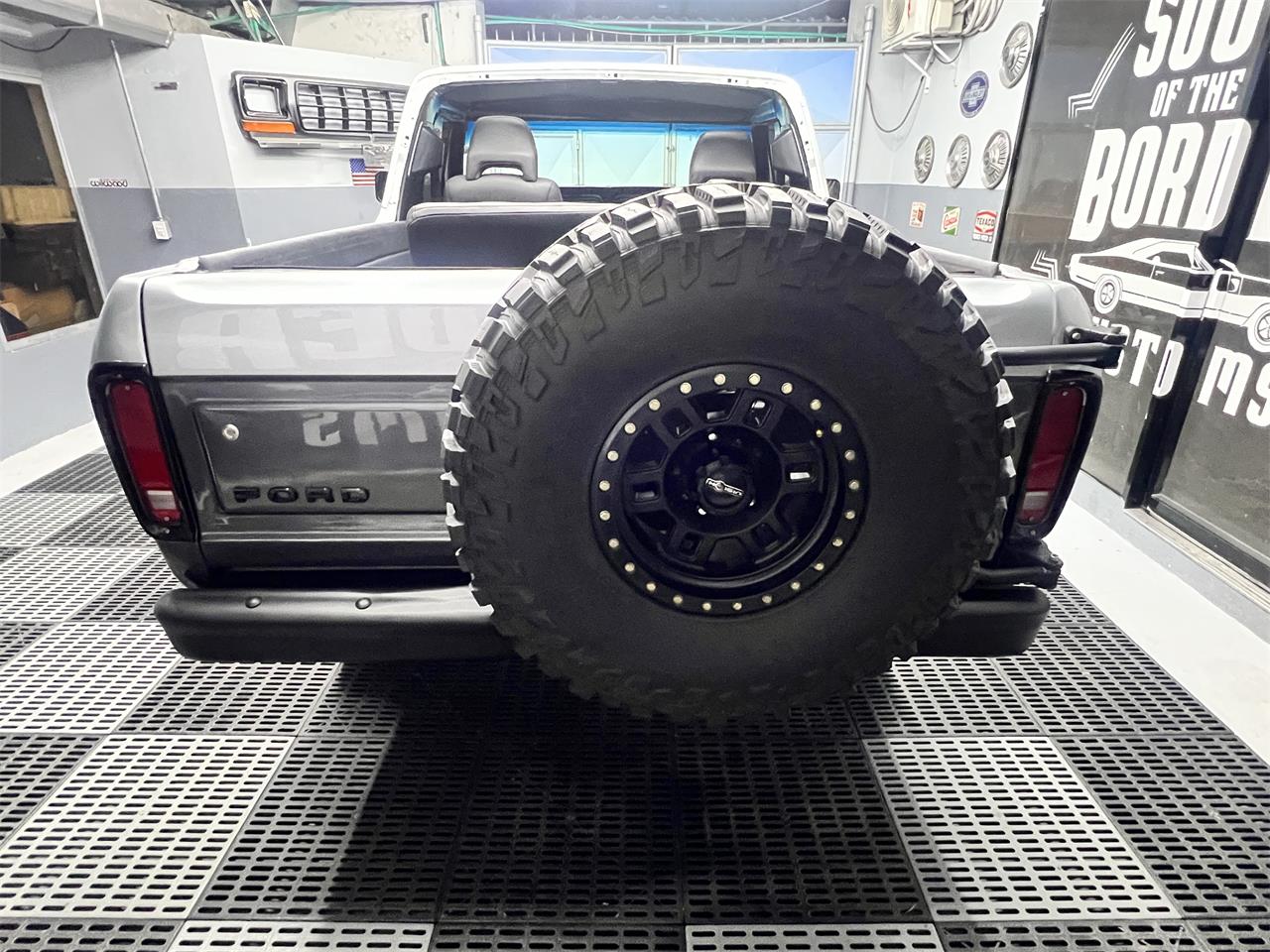 Ford-Bronco-1978-TWO-TONE-GREY-BLACK-40