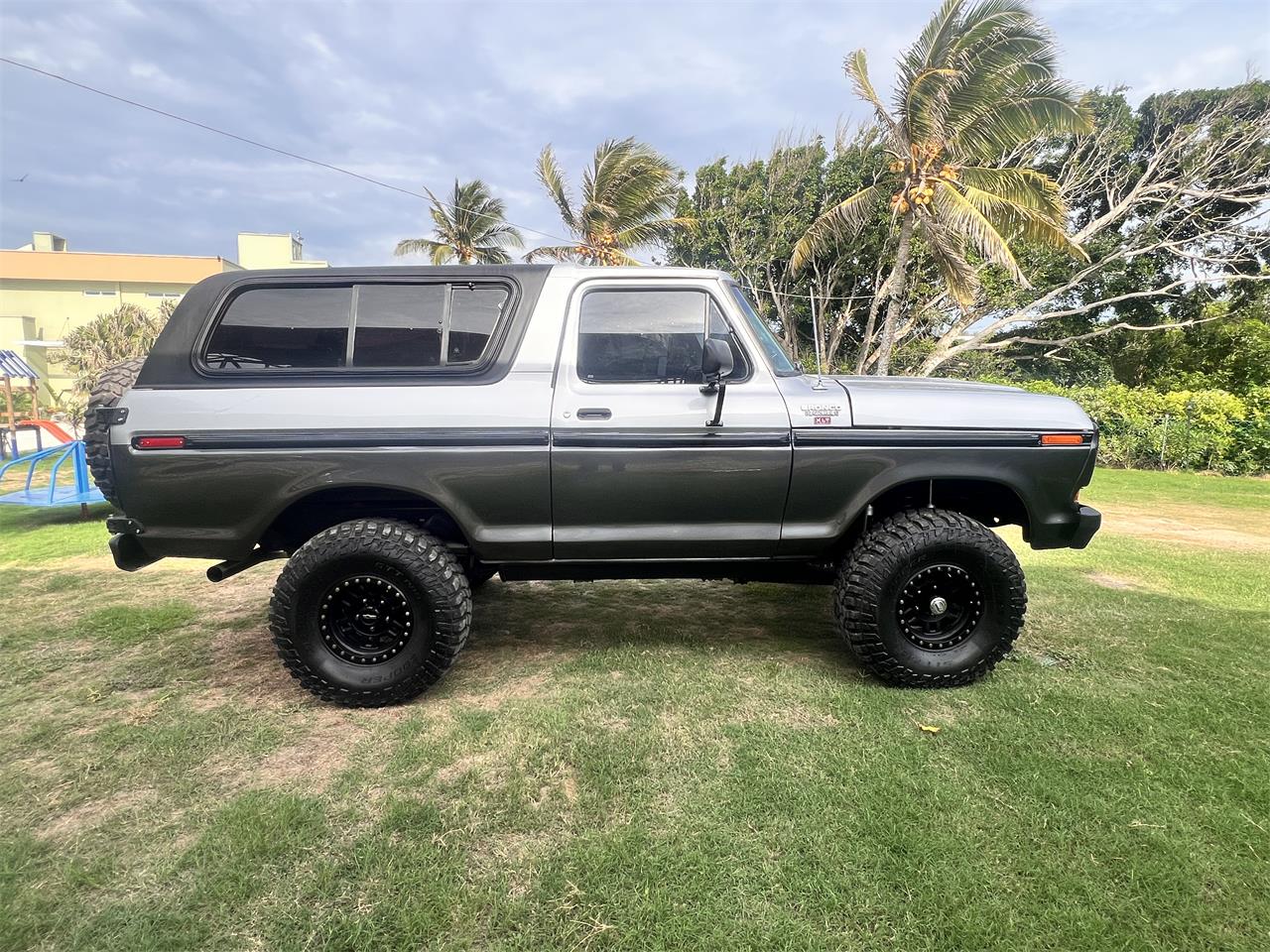 Ford-Bronco-1978-TWO-TONE-GREY-BLACK-49