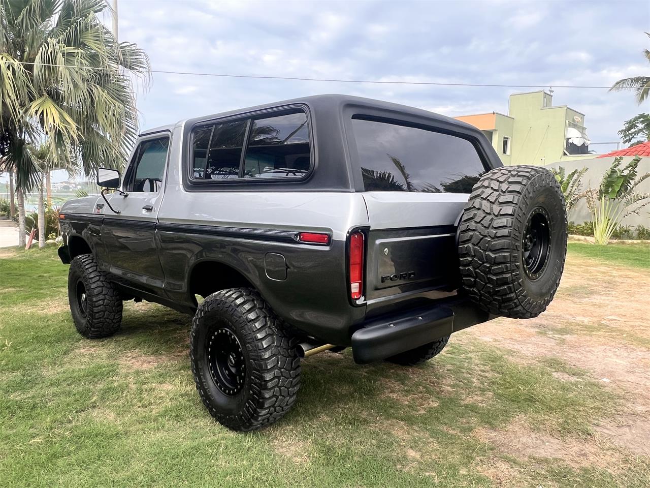 Ford-Bronco-1978-TWO-TONE-GREY-BLACK-55