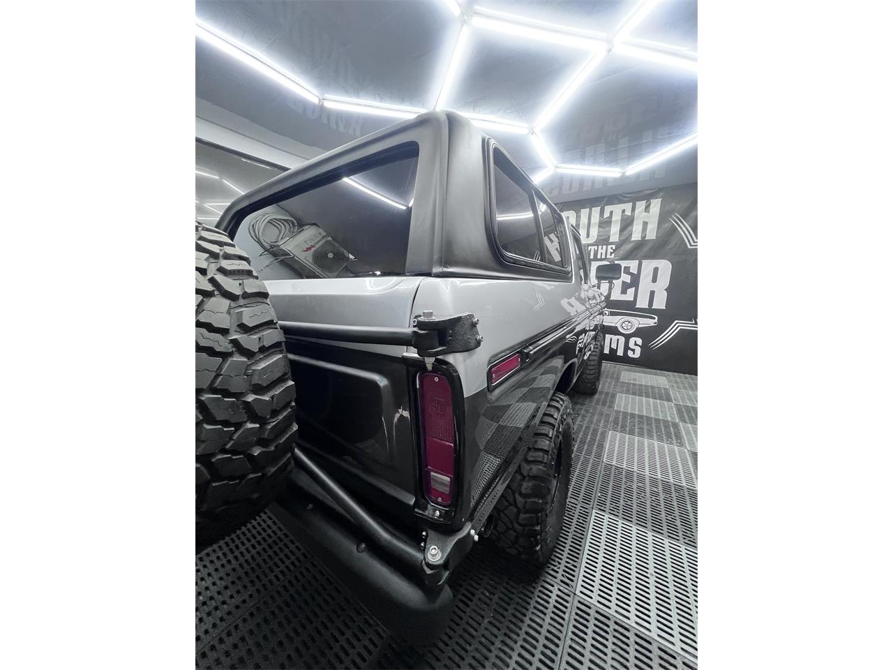 Ford-Bronco-1978-TWO-TONE-GREY-BLACK-95