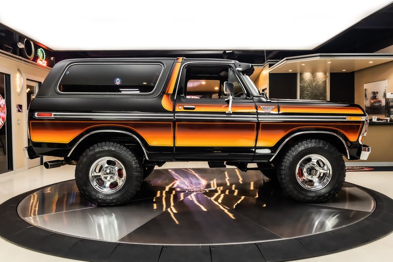 Ford-Bronco-1979-Black-Black-ampamp-Gray-13