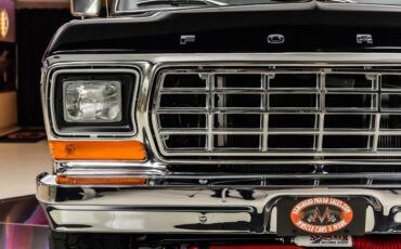 Ford-Bronco-1979-Black-Black-ampamp-Gray-21