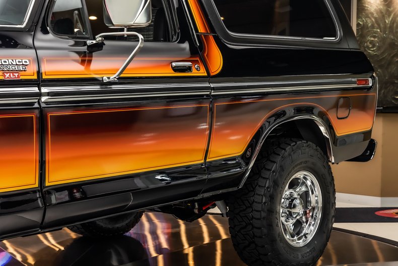 Ford-Bronco-1979-Black-Black-ampamp-Gray-31