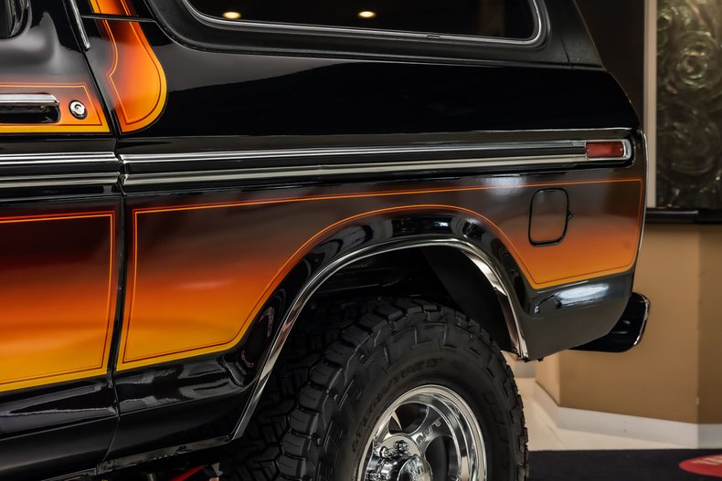 Ford-Bronco-1979-Black-Black-ampamp-Gray-32
