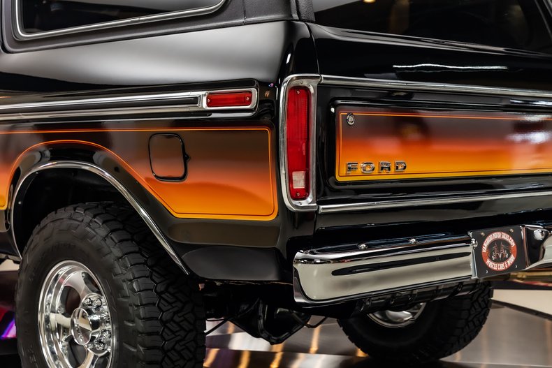 Ford-Bronco-1979-Black-Black-ampamp-Gray-35