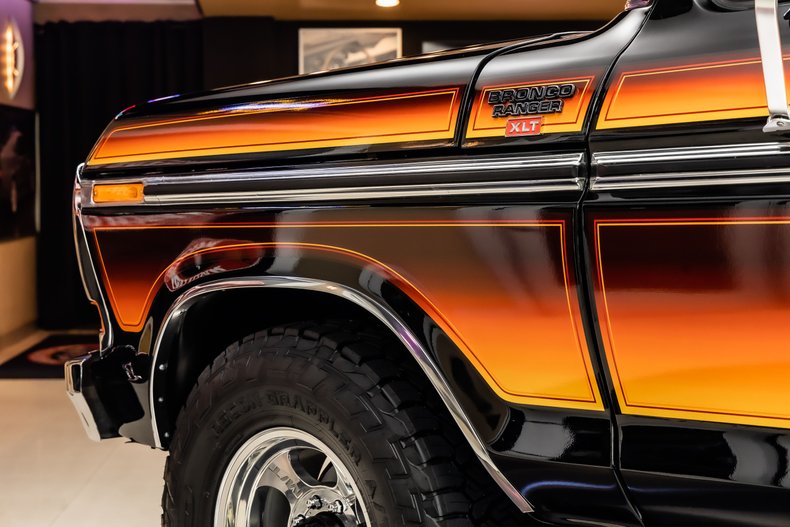 Ford-Bronco-1979-Black-Black-ampamp-Gray-37