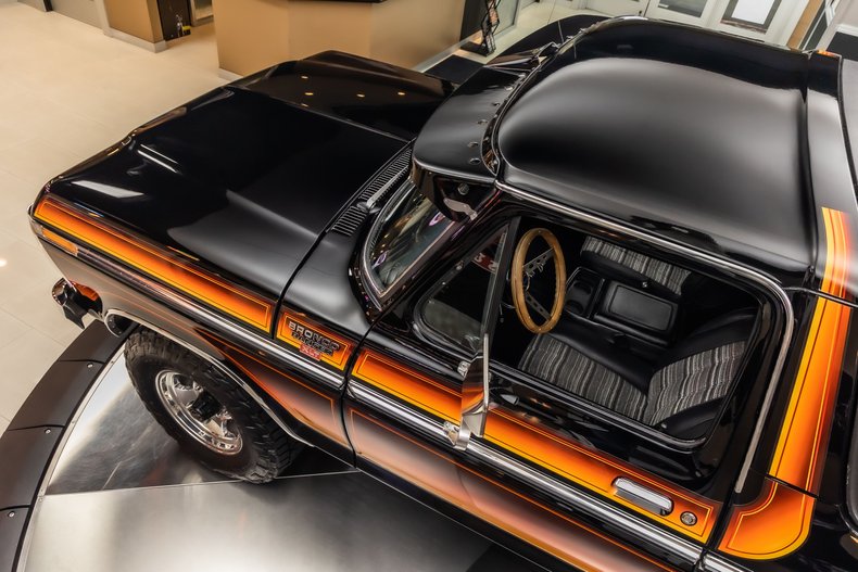 Ford-Bronco-1979-Black-Black-ampamp-Gray-38