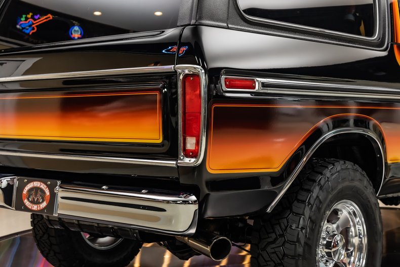 Ford-Bronco-1979-Black-Black-ampamp-Gray-43