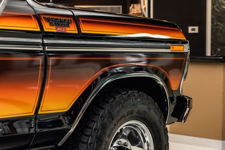 Ford-Bronco-1979-Black-Black-ampamp-Gray-45