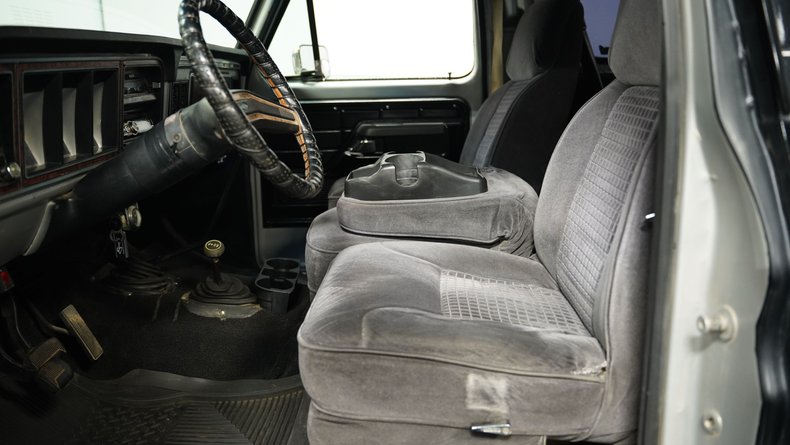 Ford-Bronco-1979-Black-Gray-1