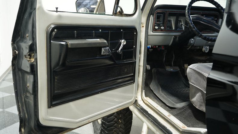 Ford-Bronco-1979-Black-Gray-2