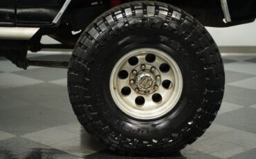 Ford-Bronco-1979-Black-Gray-20