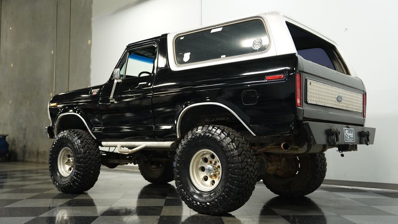 Ford-Bronco-1979-Black-Gray-32