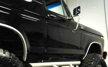 Ford-Bronco-1979-Black-Gray-35