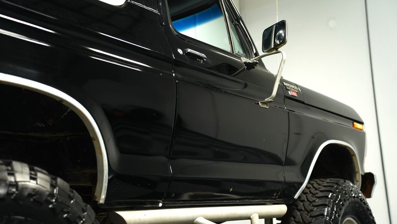 Ford-Bronco-1979-Black-Gray-35
