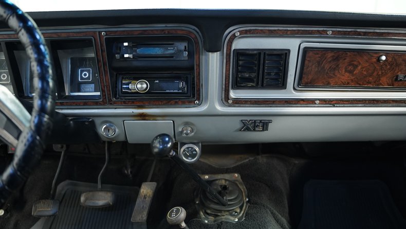 Ford-Bronco-1979-Black-Gray-44