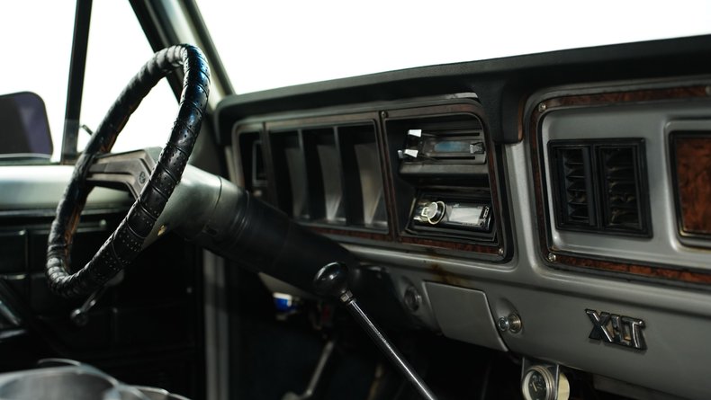 Ford-Bronco-1979-Black-Gray-48