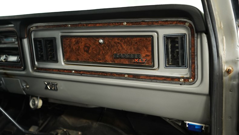 Ford-Bronco-1979-Black-Gray-49