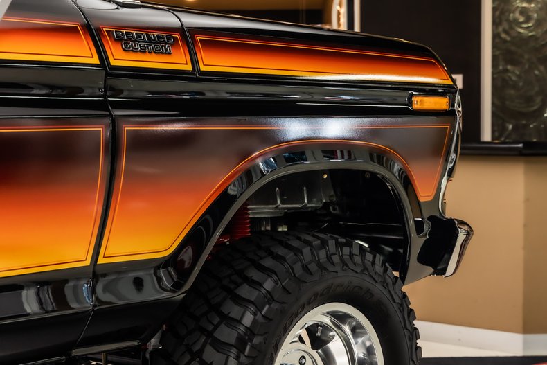 Ford-Bronco-1979-Black-Red-11