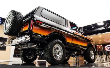 Ford-Bronco-1979-Black-Red-15