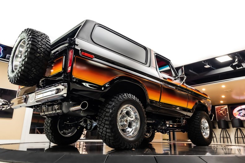 Ford-Bronco-1979-Black-Red-15