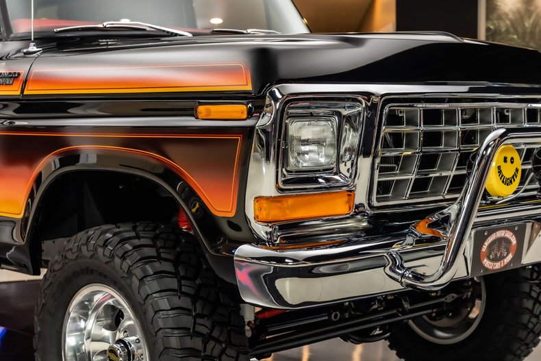 Ford-Bronco-1979-Black-Red-18