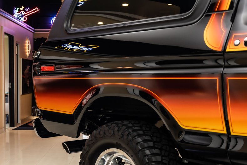 Ford-Bronco-1979-Black-Red-20