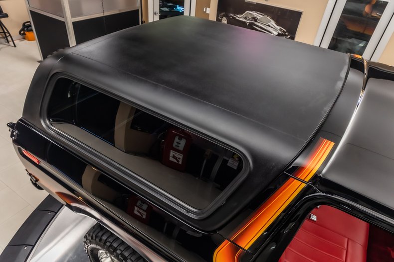 Ford-Bronco-1979-Black-Red-21