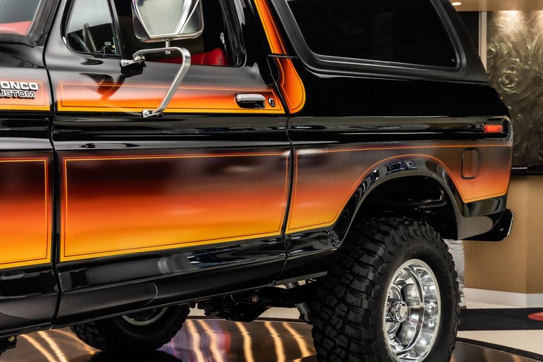 Ford-Bronco-1979-Black-Red-27