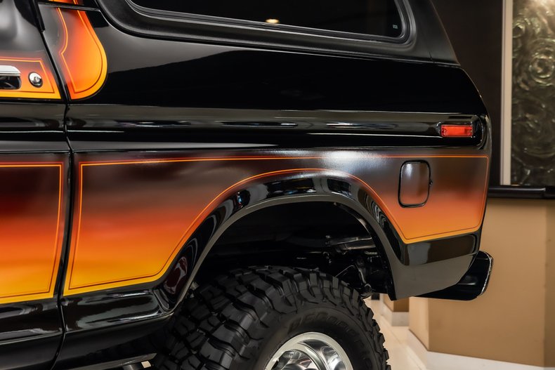 Ford-Bronco-1979-Black-Red-28