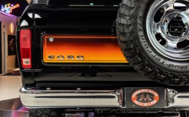 Ford-Bronco-1979-Black-Red-30