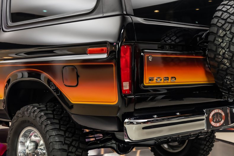 Ford-Bronco-1979-Black-Red-31