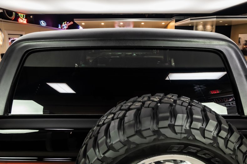 Ford-Bronco-1979-Black-Red-4