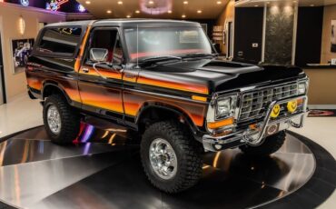Ford-Bronco-1979-Black-Red-40