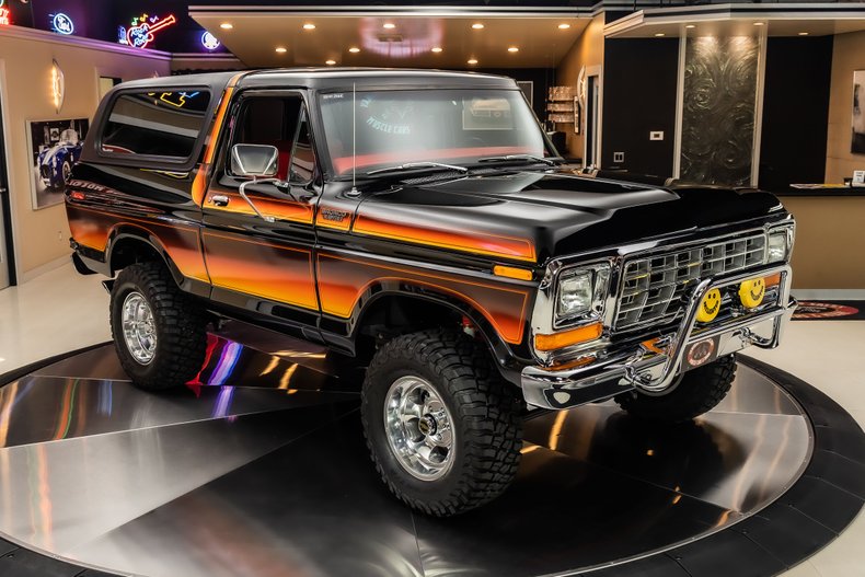 Ford-Bronco-1979-Black-Red-40