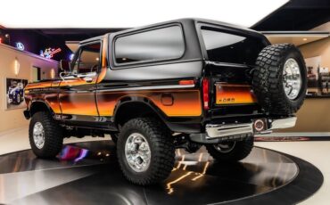 Ford-Bronco-1979-Black-Red-46