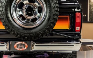 Ford-Bronco-1979-Black-Red-6