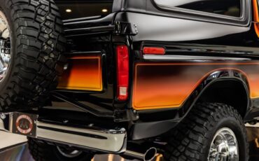 Ford-Bronco-1979-Black-Red-7