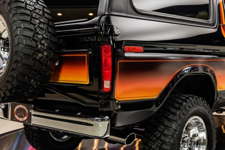 Ford-Bronco-1979-Black-Red-7